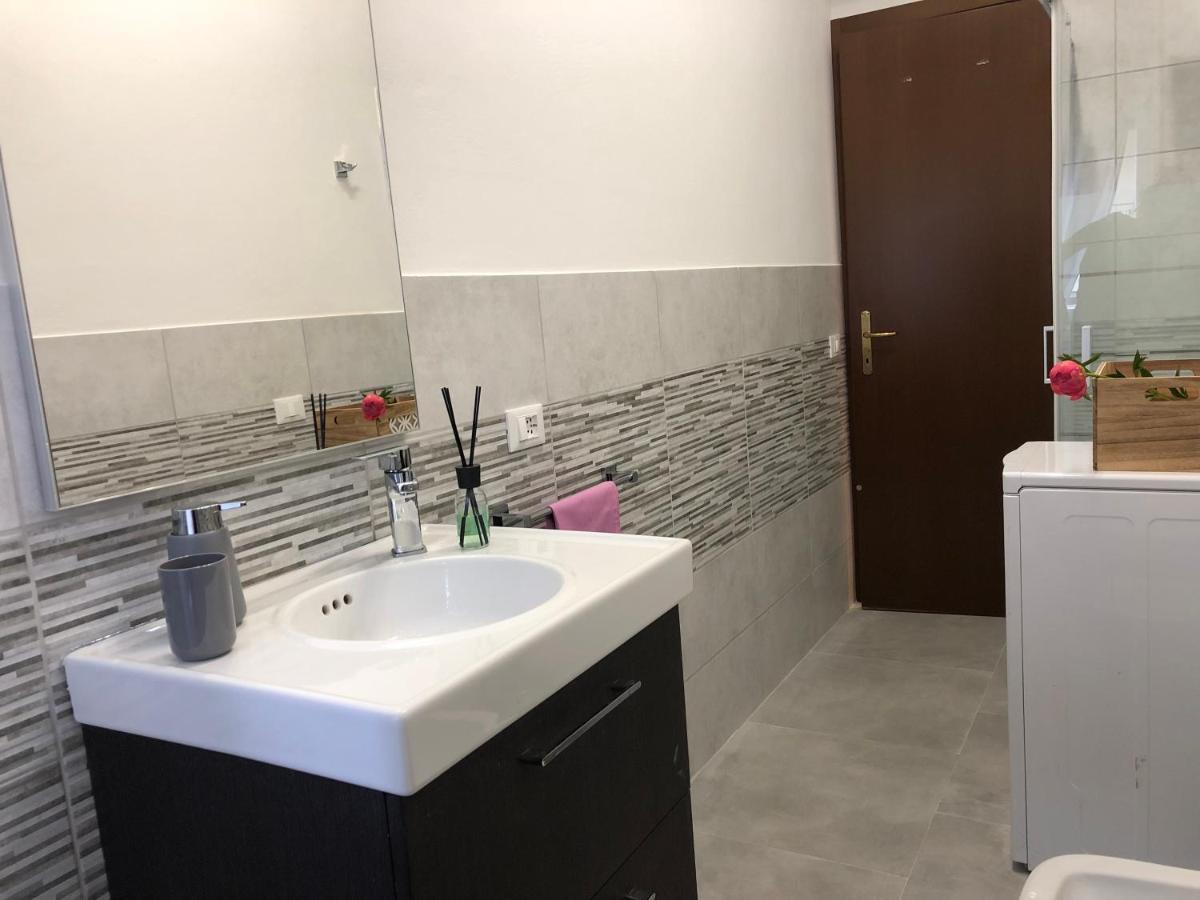 Ampio Bilocale A Milano Apartman Kültér fotó