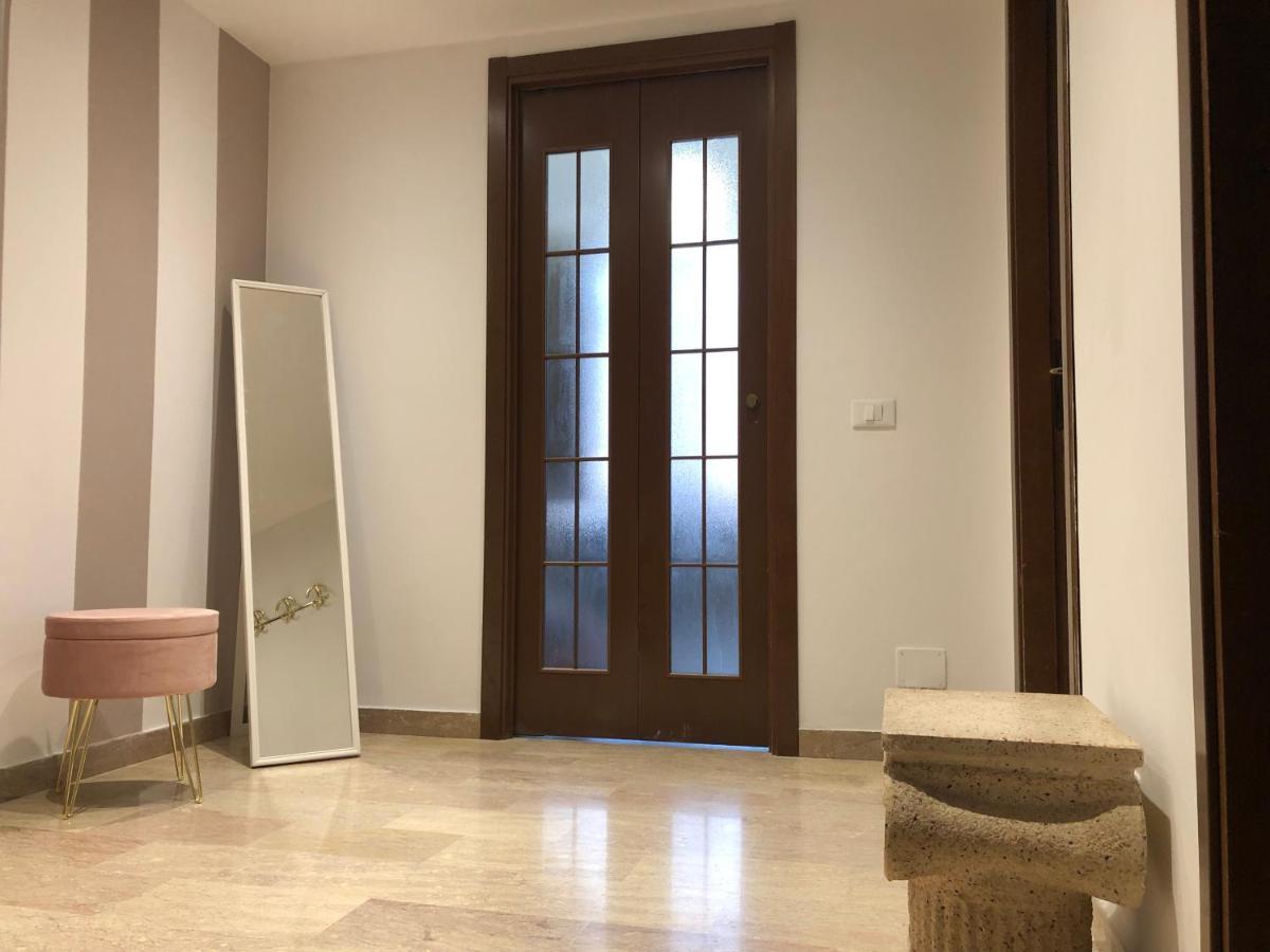 Ampio Bilocale A Milano Apartman Kültér fotó