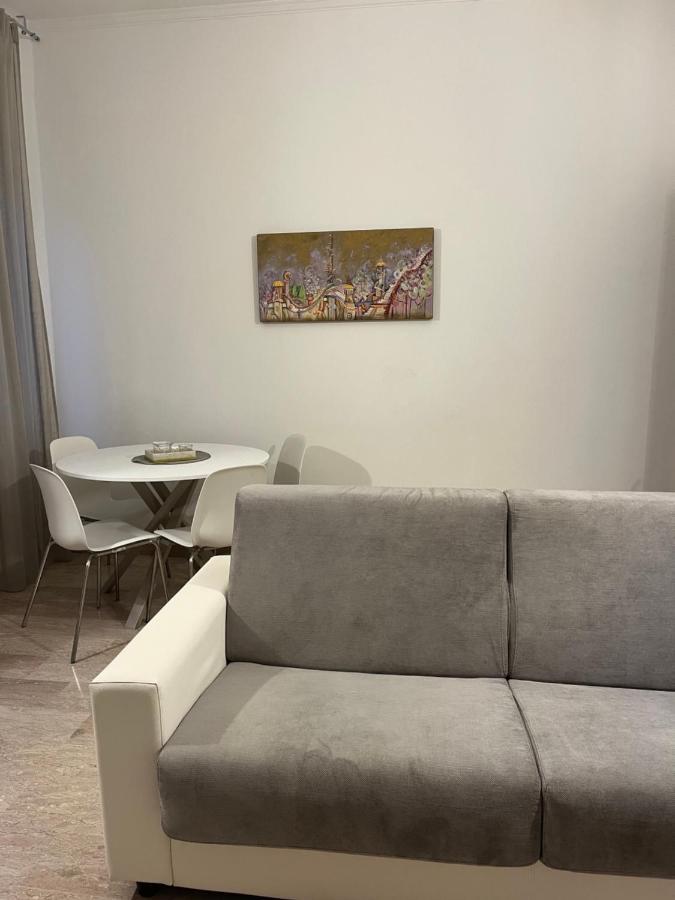 Ampio Bilocale A Milano Apartman Kültér fotó